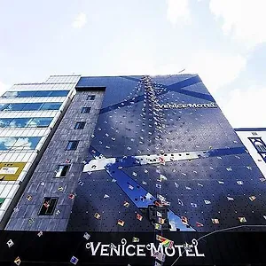 Venice Yonghodong Motel